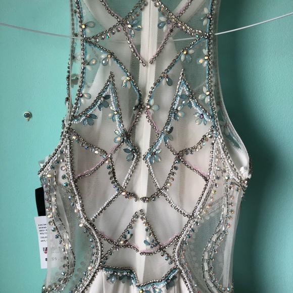 Cachet White Jeweled prom dress - Picture 4 of 5